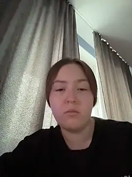 charmingggirl online show from April 3, 5:03 am