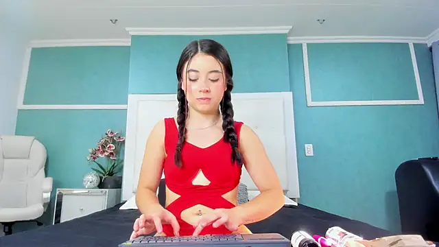 victoria cutee online show from May 1, 12:10 pm