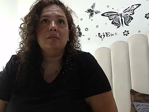 IzzyFlowers online show from April 27, 8:29 pm