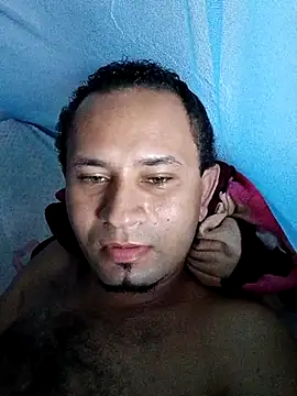Snapshot of MiredCarabao chatting on April 19, 10:34 pm MiredCarabao online show from April 19, 10:34 pm