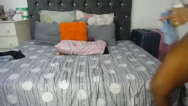 Snapshot of BootySoYummyX chatting on May 11, 2:45 pm BootySoYummyX online show from May 11, 2:45 pm