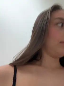 Lauren Storm online show from April 27, 6:50 pm