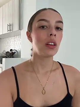 Lauren Storm online show from April 20, 4:08 pm