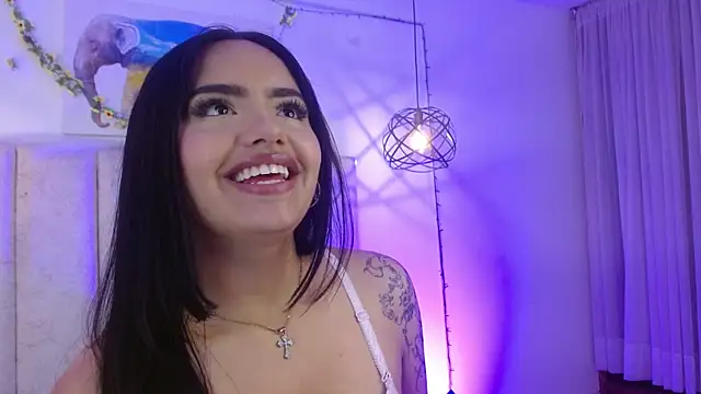 Snapshot of sweetbloomcs chatting on May 15, 8:40 pm sweetbloomcs online show from May 15, 8:40 pm