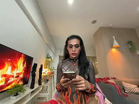 Ur topQeents online show from May 29, 9:21 pm