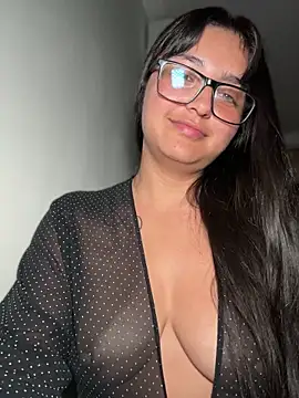 1 Scarllet  online show from April 18, 2:47 am