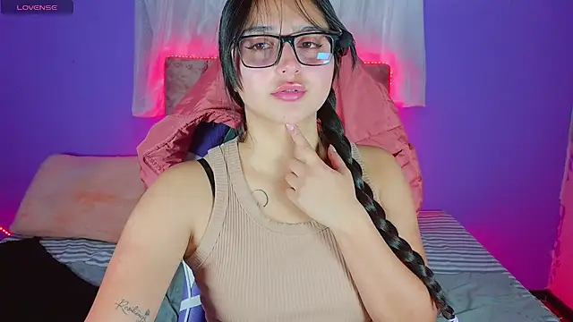 1 Scarllet  online show from March 21, 2:21 pm