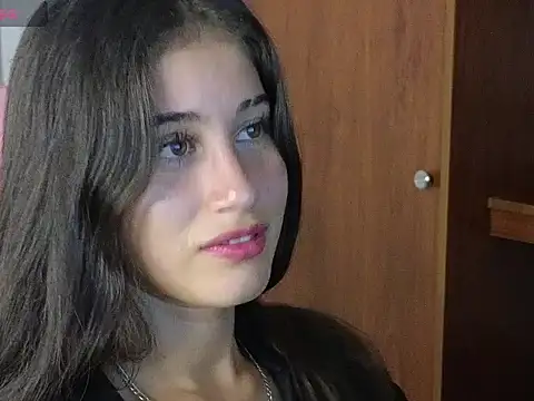 Snapshot of Bella_Goddess_ chatting on June 20, 10:26 pm Bella Goddess online show from June 20, 10:26 pm