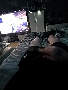 OssiBigCum online show from March 18, 9:37 pm