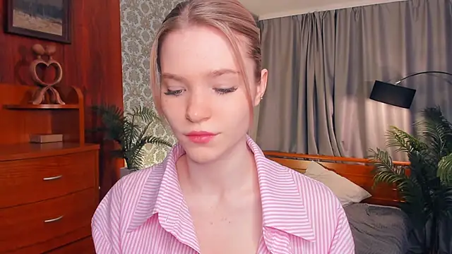 DelmaLasky online show from May 30, 9:48 am