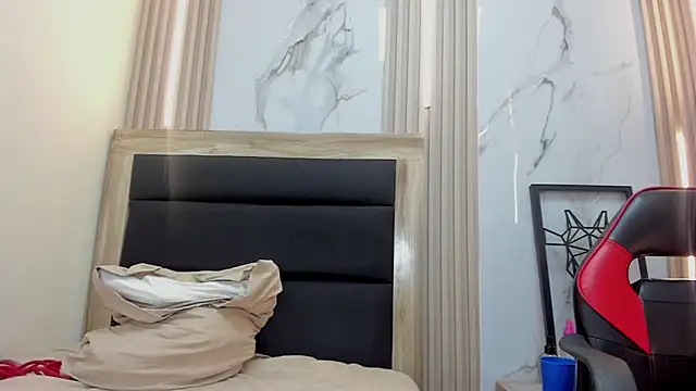 KATIAMOSS online show from June 25, 11:54 pm