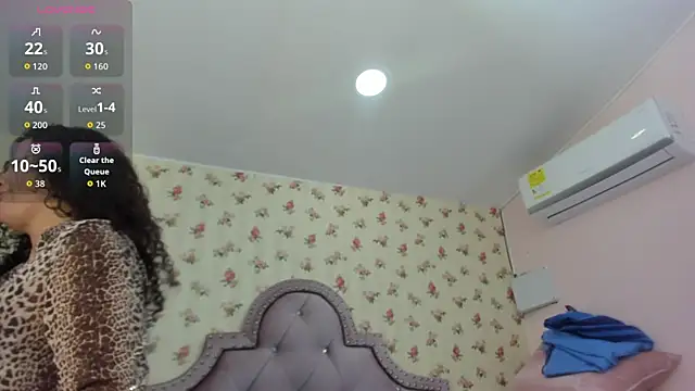 crystal watson0 online show from June 18, 2:11 pm