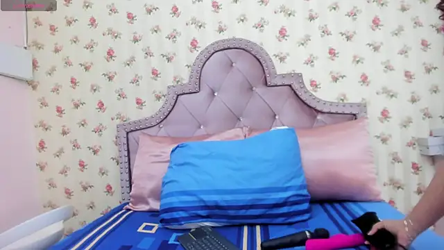 crystal watson0 online show from July 17, 1:41 pm