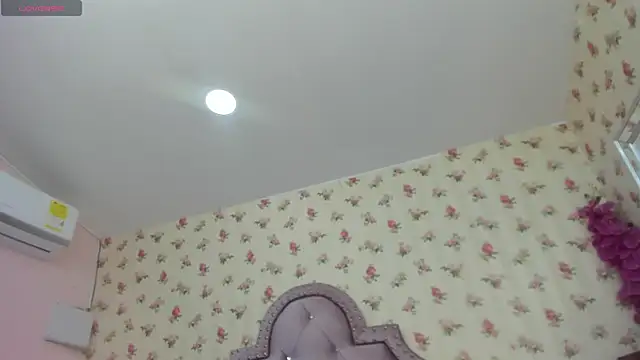 crystal watson0 online show from August 1, 1:09 pm