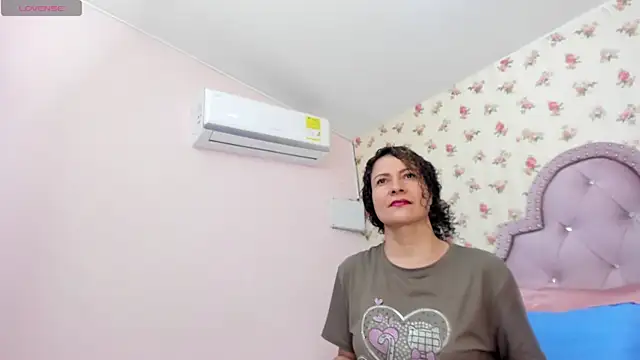 crystal watson0 online show from July 9, 1:21 pm