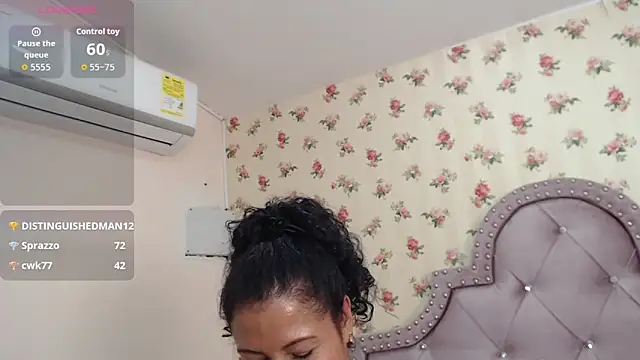 crystal watson0 online show from April 18, 7:07 pm
