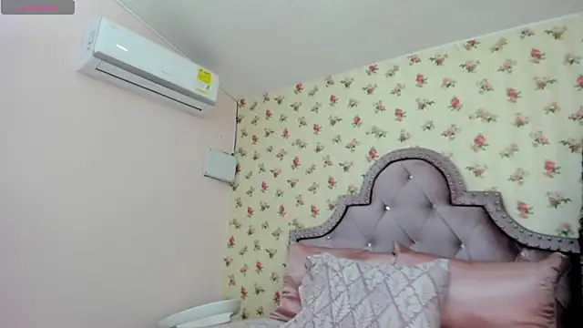 crystal watson0 online show from June 24, 1:53 pm