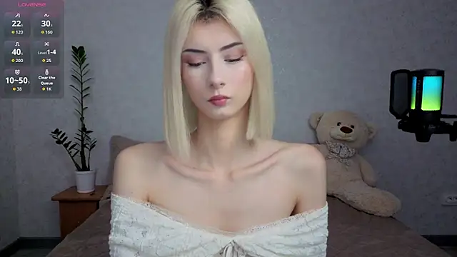kittysocutie online show from June 10, 12:34 am