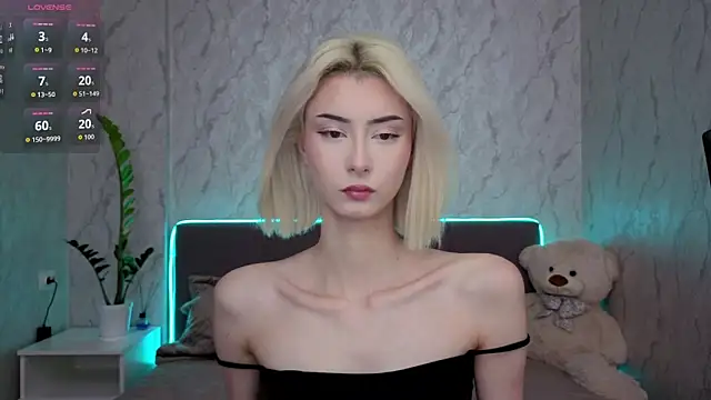 kittysocutie online show from May 7, 12:15 am