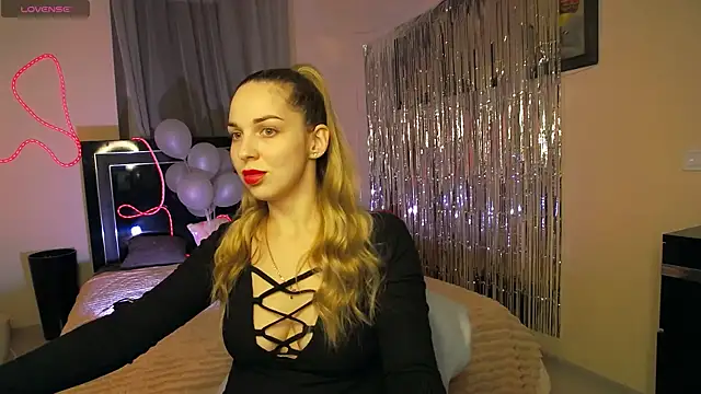 Alexandracandy online show from April 3, 7:09 pm