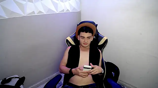 Mathias twinkk online show from April 12, 4:49 am