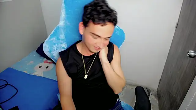 Mathias twinkk online show from March 29, 12:01 am