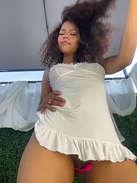CurlyOopsieXXX online show from June 17, 9:36 pm