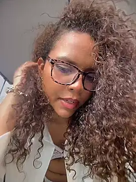 CurlyOopsieXXX online show from June 30, 9:37 pm