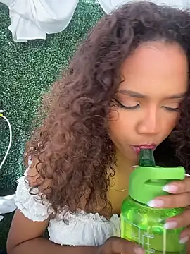 CurlyOopsieXXX online show from July 4, 9:30 pm