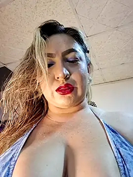 laurabassii online show from April 16, 11:18 pm