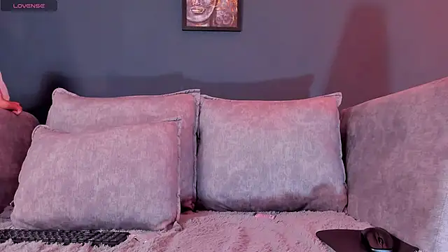 ReubenandScott online show from April 25, 4:26 am