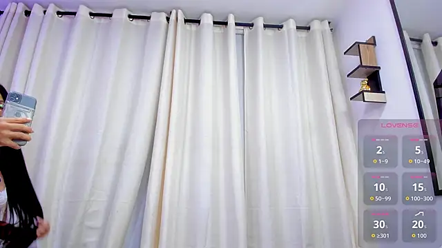 Snapshot of giana_gill chatting on May 22, 11:30 am giana gill online show from May 22, 11:30 am