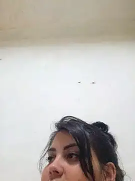 HotCubaLinda online show from March 29, 2:02 am
