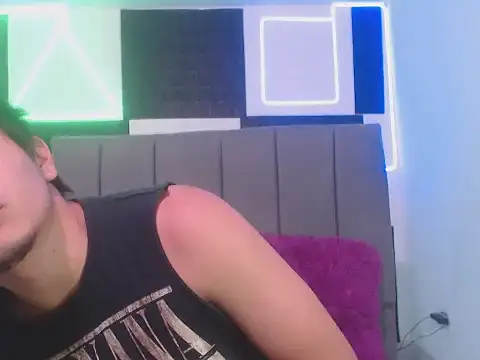 adonis latin 19 online show from April 9, 3:19 am