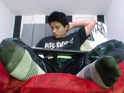 Snapshot of adonis_latin_19 chatting on June 3, 3:29 am adonis latin 19 online show from June 3, 3:29 am
