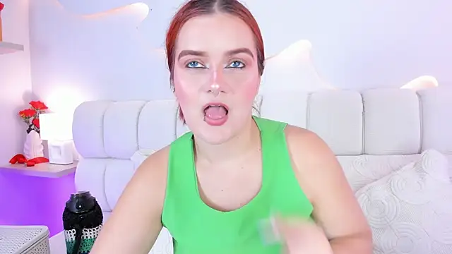 melanieklaus2 online show from April 14, 3:44 am