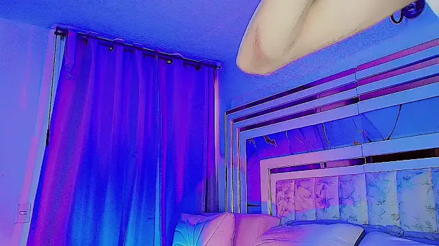 Amira BabyHot online show from April 4, 9:43 pm