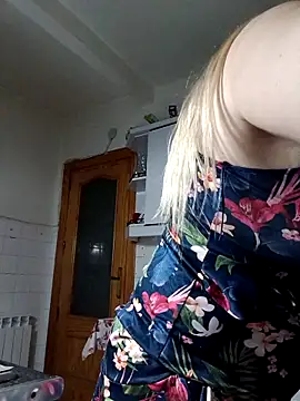 Maria3879 online show from April 15, 7:58 pm