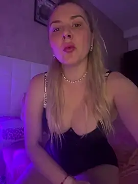Maria3879 online show from March 25, 2:33 am