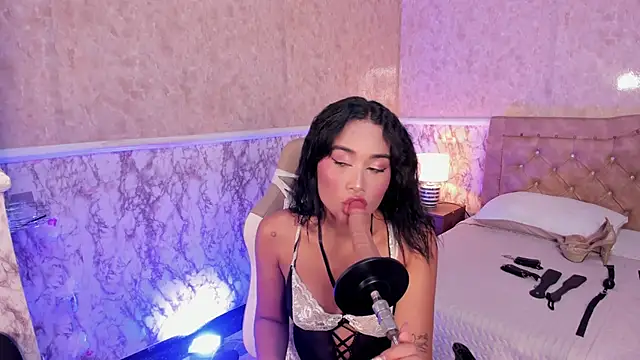 Horny Brunette  online show from April 1, 3:52 am