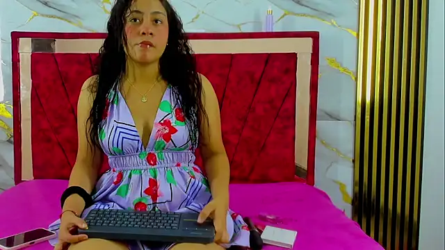 Tiana hots online show from March 28, 2:01 am