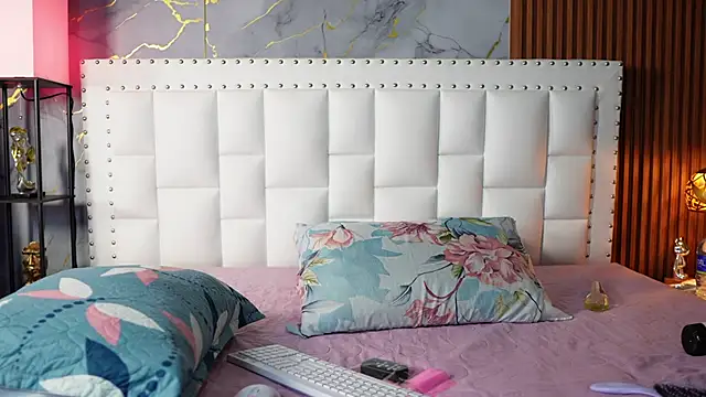 QuickHookupp online show from June 3, 2:45 am