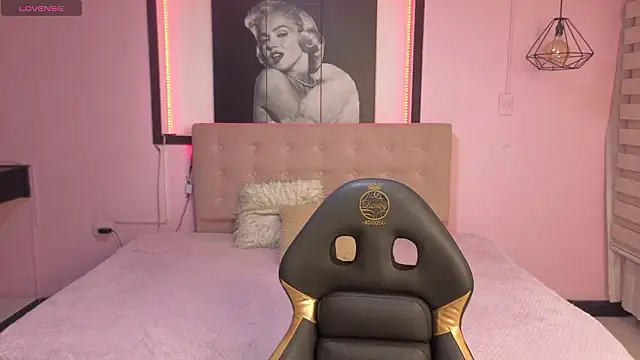 Milly 1 x online show from March 24, 6:08 pm
