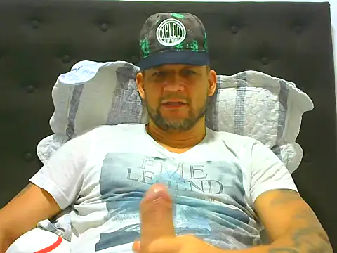 Snapshot of altenori chatting on May 11, 2:35 am altenori online show from May 11, 2:35 am