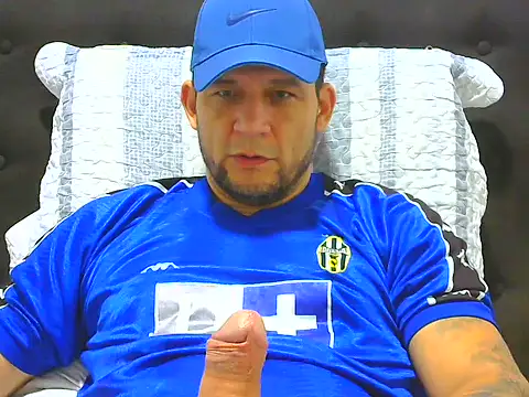 Snapshot of altenori chatting on June 20, 10:37 pm altenori online show from June 20, 10:37 pm