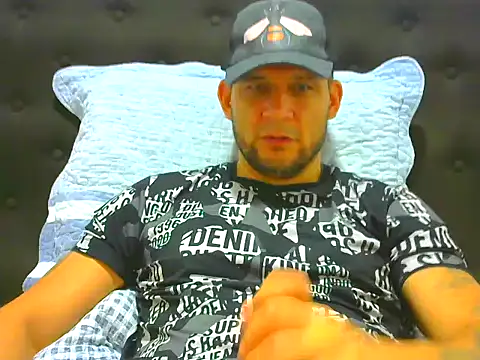 Snapshot of altenori chatting on June 4, 8:46 pm altenori online show from June 4, 8:46 pm