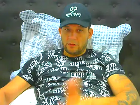 Snapshot of altenori chatting on May 28, 12:51 am altenori online show from May 28, 12:51 am