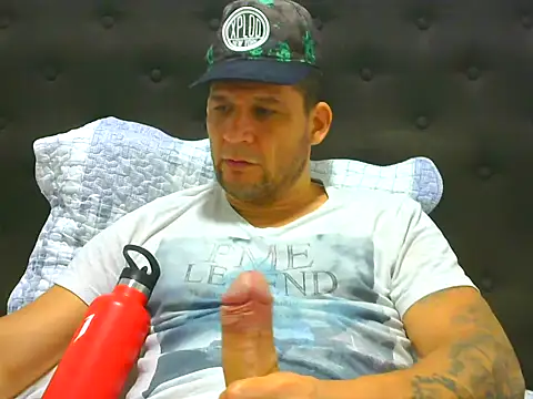 Snapshot of altenori chatting on May 26, 9:35 pm altenori online show from May 26, 9:35 pm