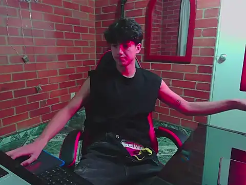 Kurtt   online show from April 14, 5:12 am