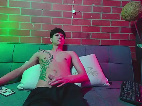 Kurtt   online show from April 22, 10:27 pm